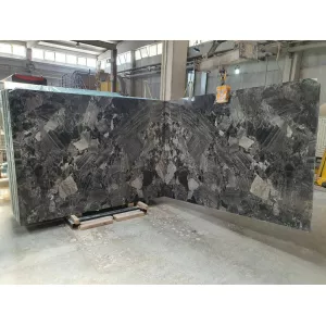 Мрамор Metalicus Breccia